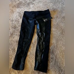 Splits59. NWT.  black on black. 7/8 Size medium. Sheen “leather” look.